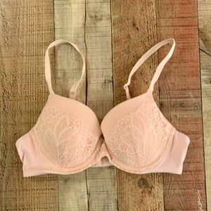 Auden. The Icon. Full Coverage. Lightly lined. Lace detail. 36D. Pale Pink. NWT.
